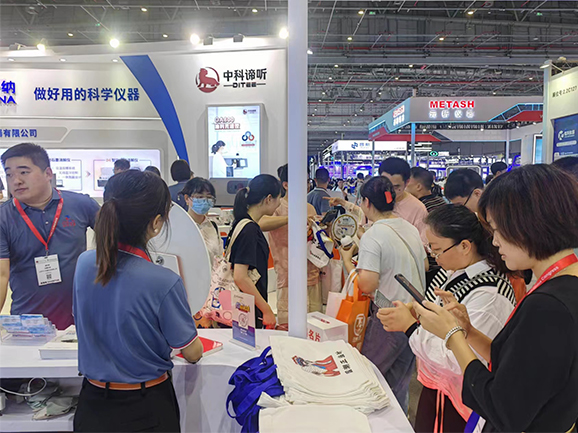 雷竞技打水2023慕尼黑上海分析生化展强势吸睛(图10) 1-230G30U021V2.jpg